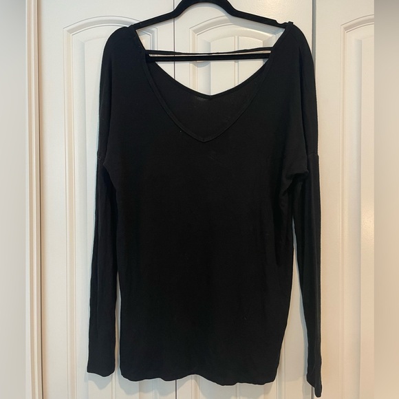 Black long sleeved shirt - Picture 2 of 2